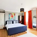 The Walterton Sanctuary - Bright 3 Bed Flat