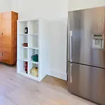 The Walterton Sanctuary - Bright 3 Bed Flat