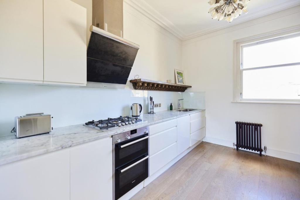 Appartamento The Walterton Sanctuary - Bright 3 Bed Flat