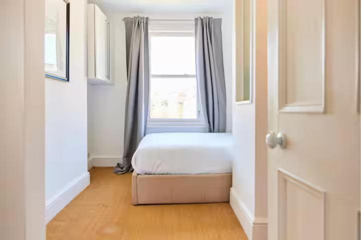 The Walterton Sanctuary - Bright 3 Bed Flat *