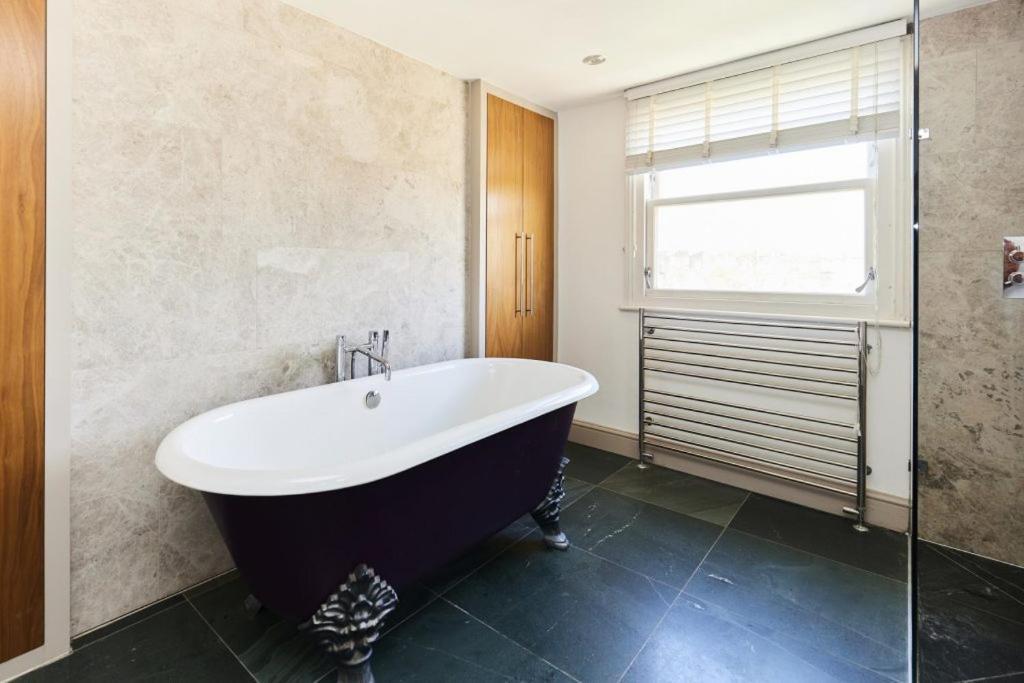 The Walterton Sanctuary - Bright 3 Bed Flat Apartament *