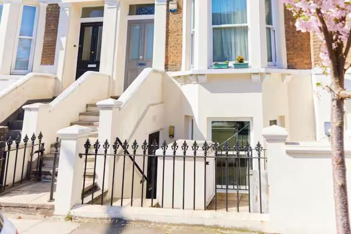The Walterton Sanctuary - Bright 3 Bed Flat *